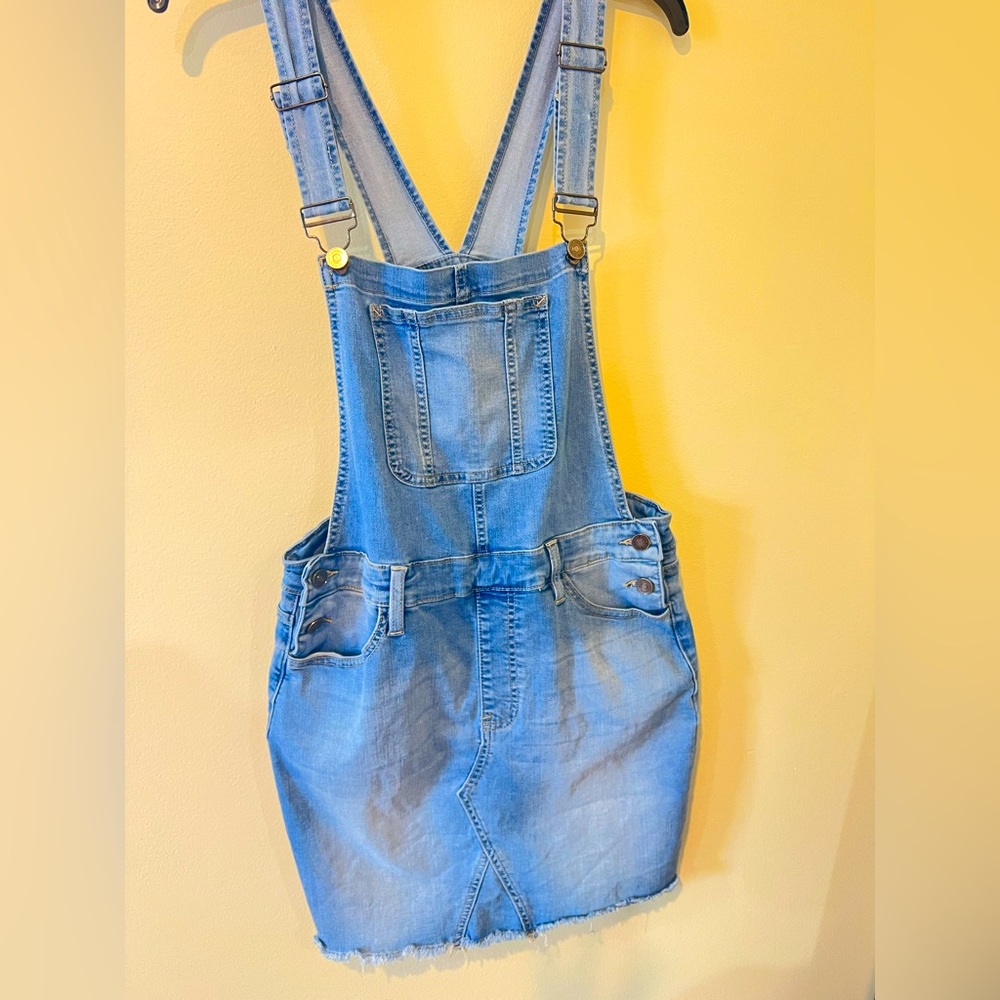 Overall skirt